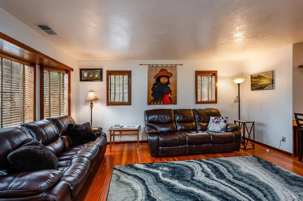 $799,000 | 1096 West Standley Street, Ukiah, CA 95482