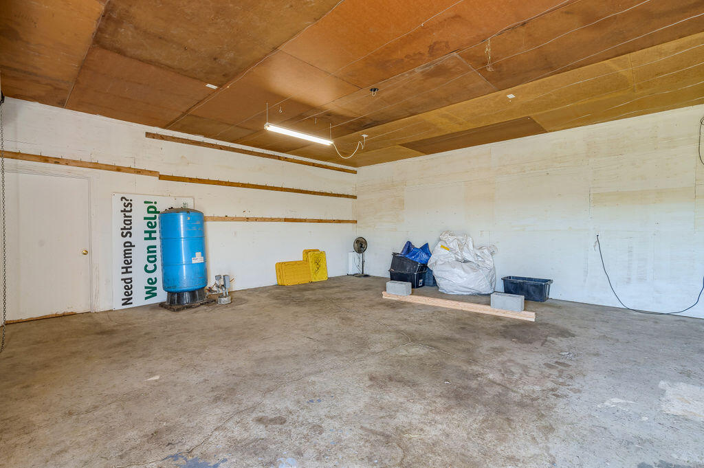 5294 Upton Road Central Point, OR 97502 - Photo 24 of 44 UR(17)