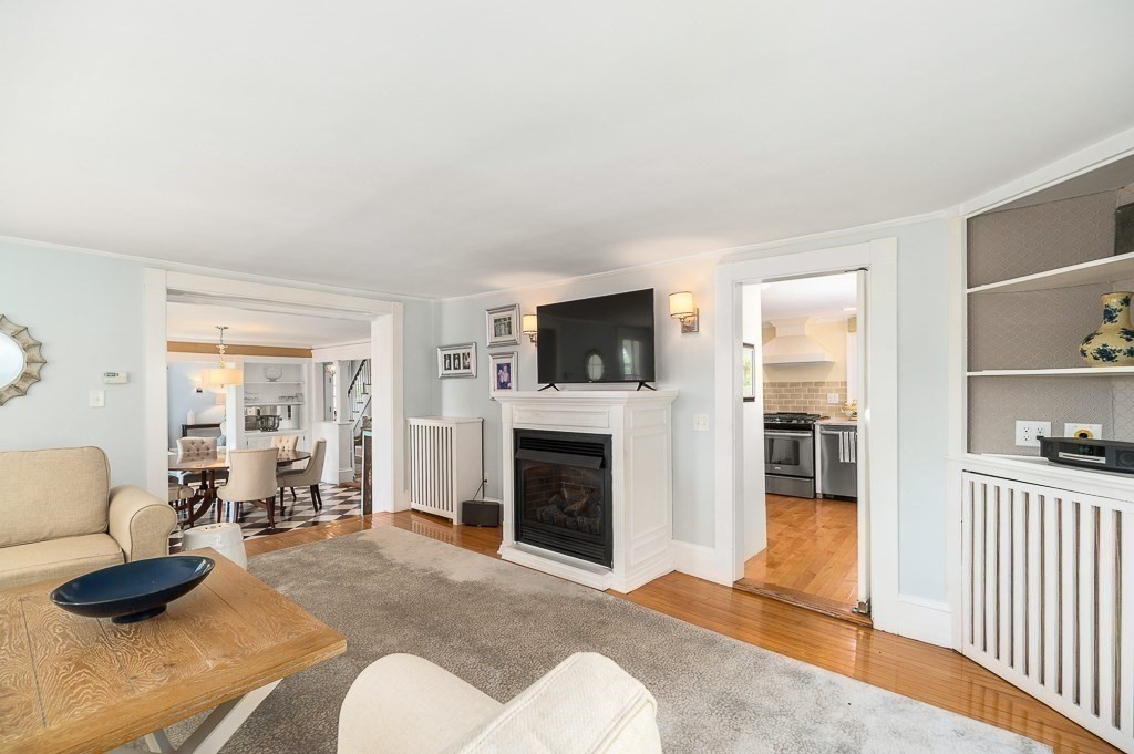 18 Union Street Manchester, MA 01944 - Photo 16 of 38