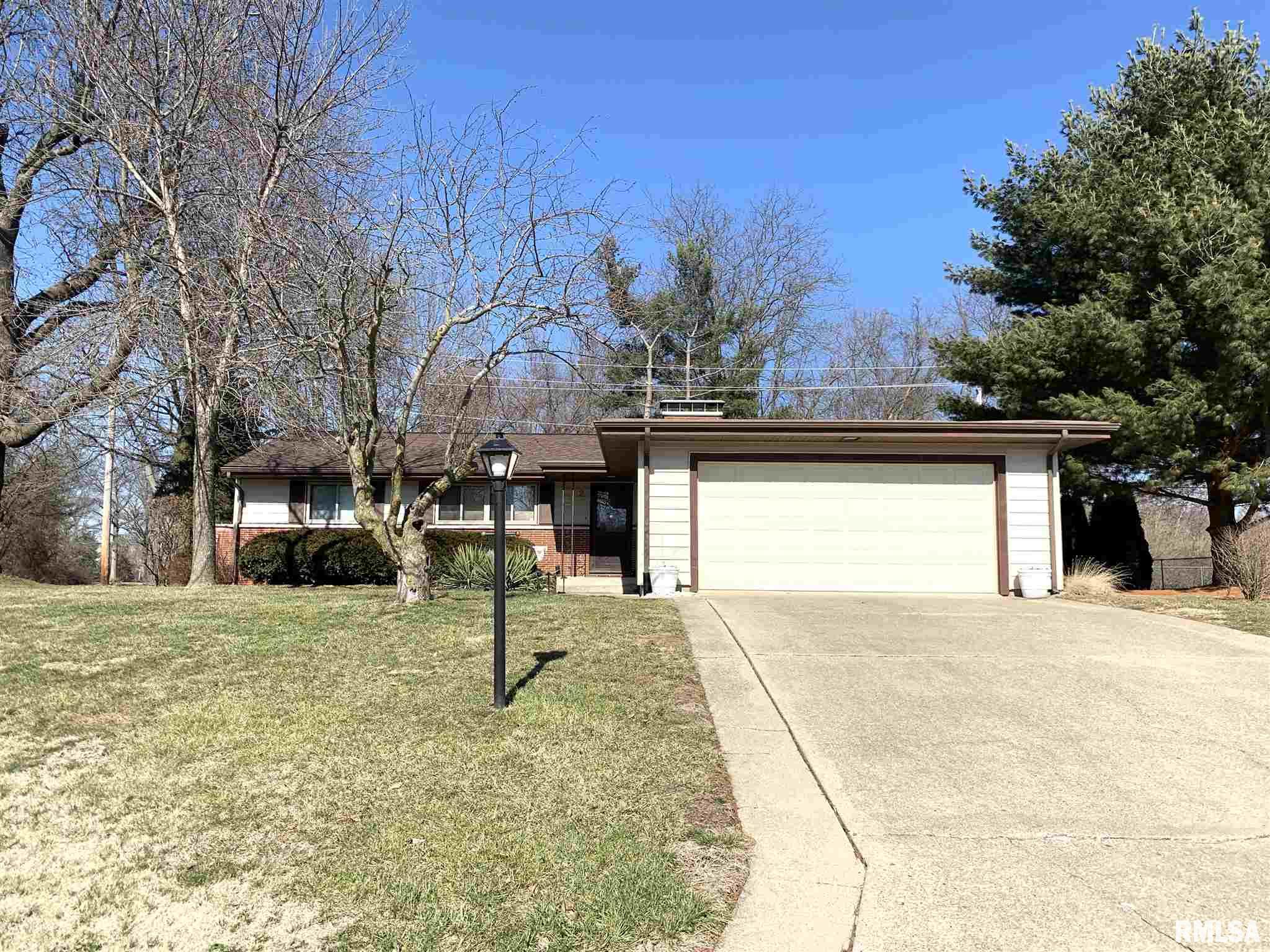 2 Twilight Lane Springfield, IL 62712 - Photo 1 of 41