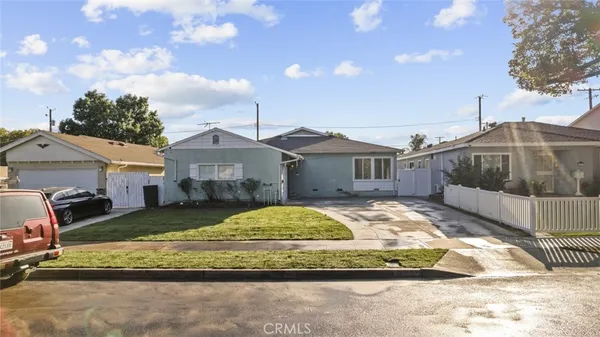 $1,800,000 | 325 North Glenwood Place, Burbank, CA 91506