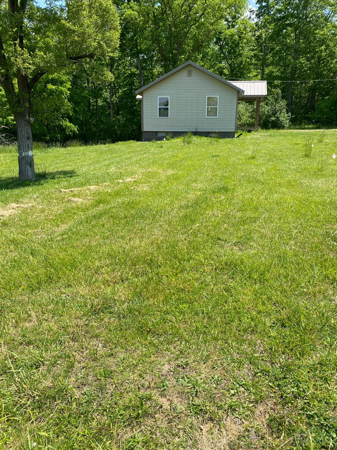 7700 Myers Road Middletown, OH 45042 - Photo 29 of 33 side view of house from large side yard