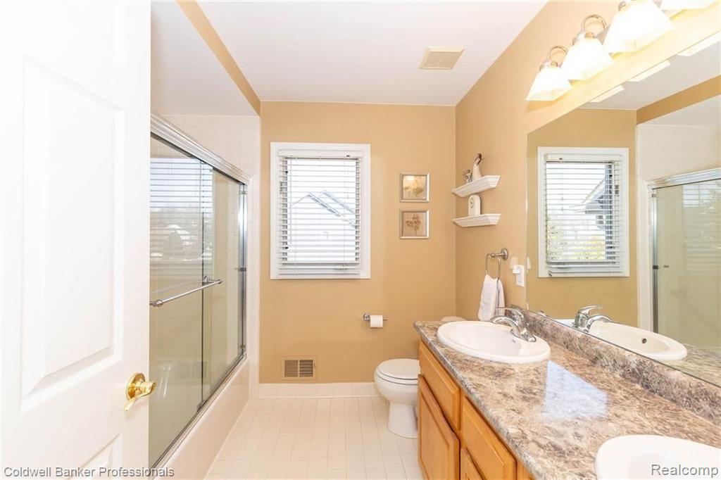304 Lone Pine Circle Rochester, MI 48307 - Photo 22 of 31