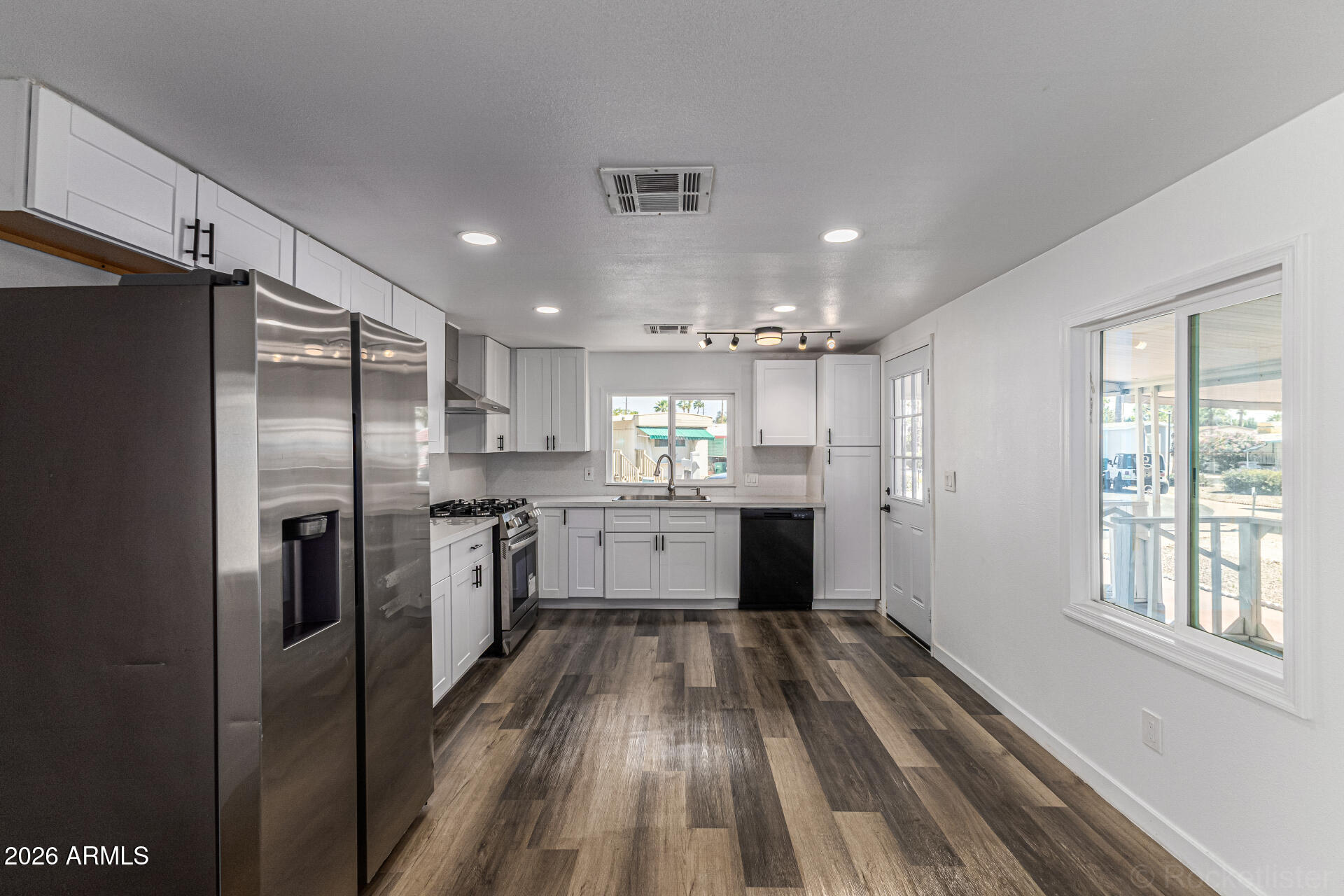 2050 West Dunlap Avenue, Unit D52 Phoenix, AZ 85021 - Photo 14 of 25