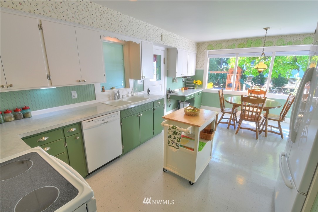 589 East Badger Road Lynden, WA 98264 - Photo 3 of 25 Gallery Image 3