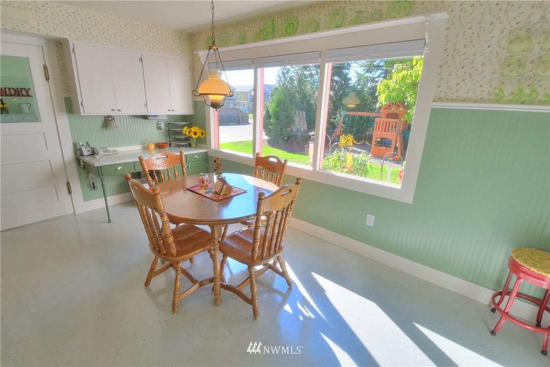 589 East Badger Road Lynden, WA 98264 - Photo 4 of 25 Gallery Image 4