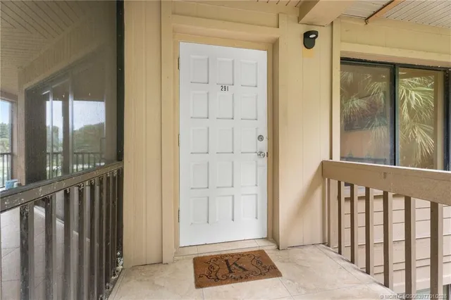 $675,000 | 291 Northeast Edgewater Drive, Stuart, FL 34996