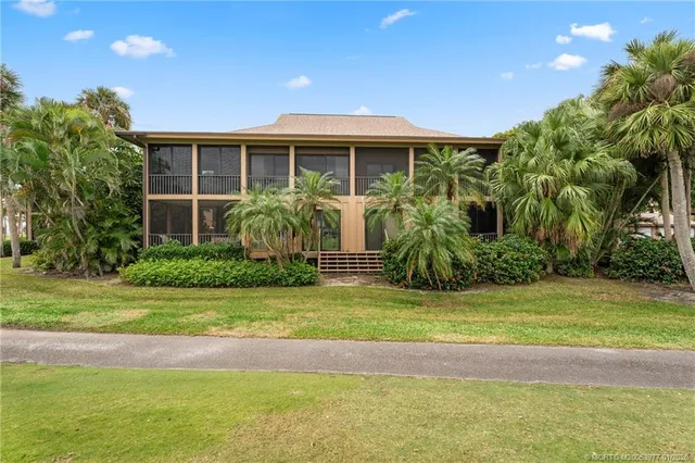 $675,000 | 291 Northeast Edgewater Drive, Stuart, FL 34996