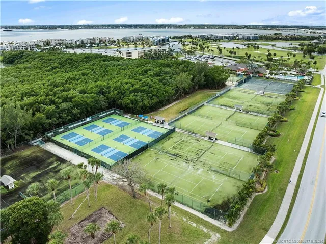 $675,000 | 291 Northeast Edgewater Drive, Stuart, FL 34996