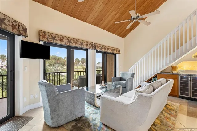 $675,000 | 291 Northeast Edgewater Drive, Stuart, FL 34996