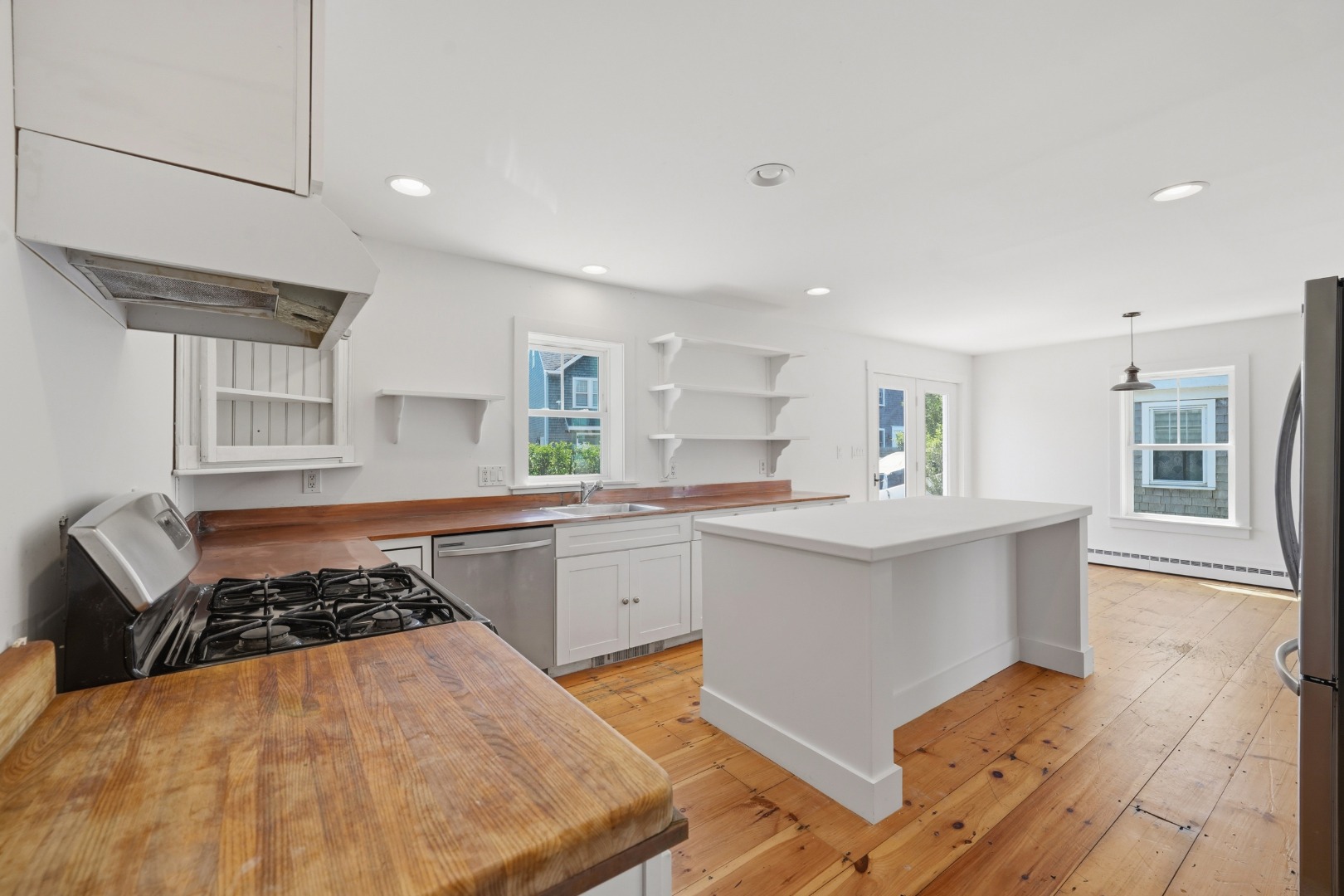 14 Essex Road Nantucket, MA 02554 - Photo 7 of 17 Front House