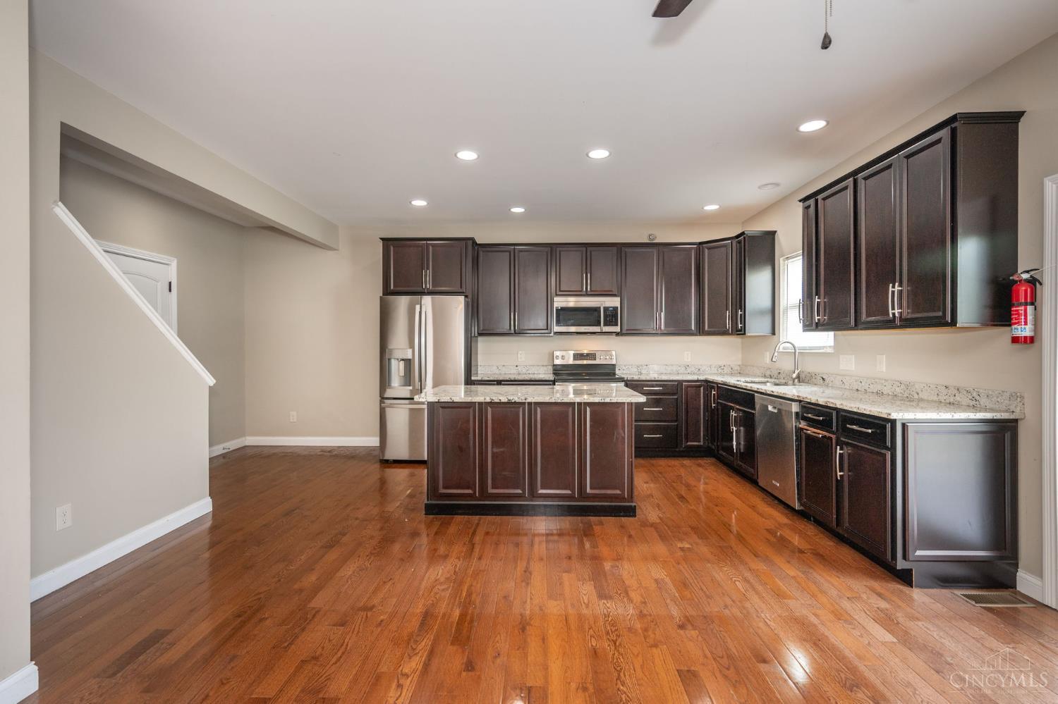 5105 Valley Ridge Road Cincinnati, OH 45247 - Photo 10 of 37 Gallery Image 10