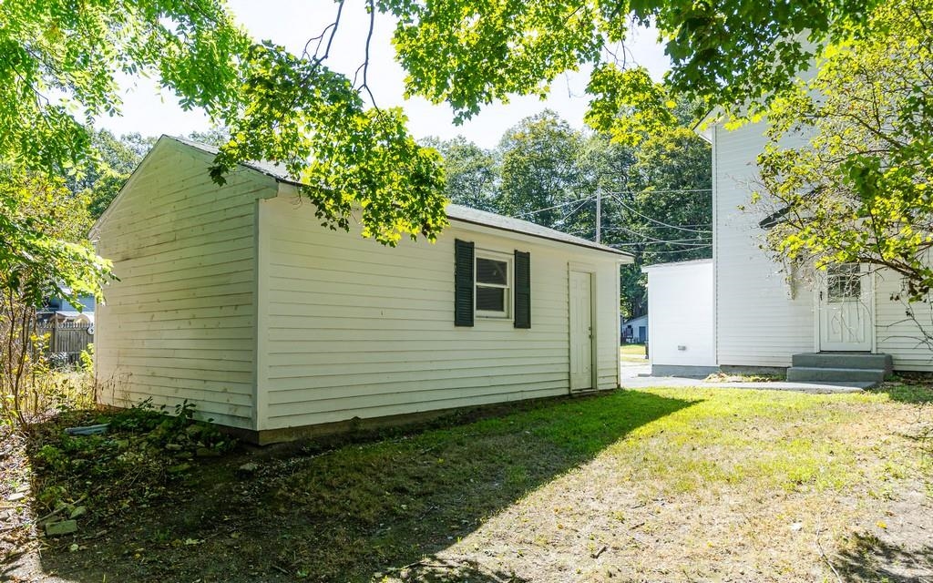 21 Bavier Avenue Windsor, VT 05089 - Photo 3 of 26