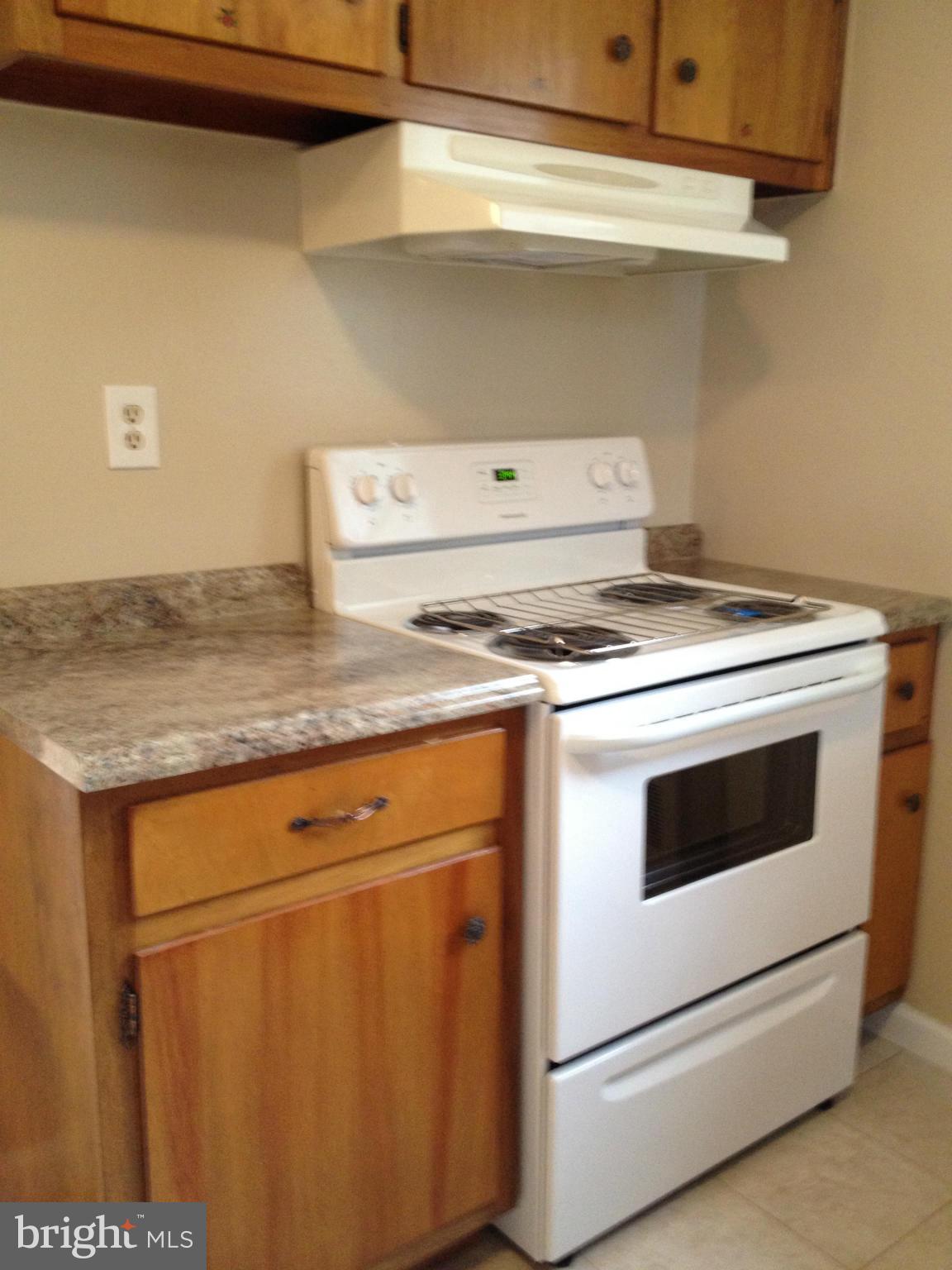 15115 Alaska Road Woodbridge, VA 22191 - Photo 3 of 18 Kitchen