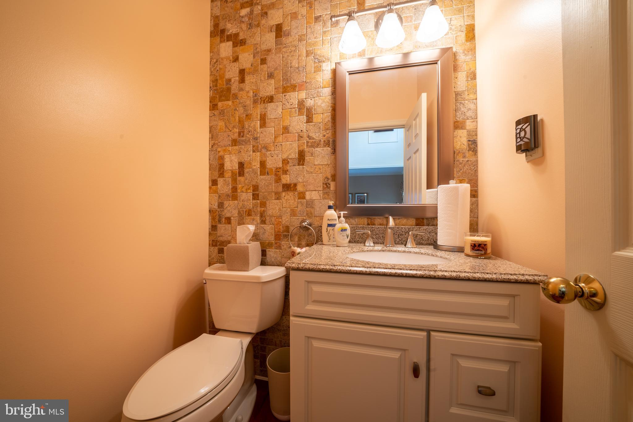 122 Statesman Road Chalfont, PA 18914 - Photo 15 of 54 Main Floor Powder Room