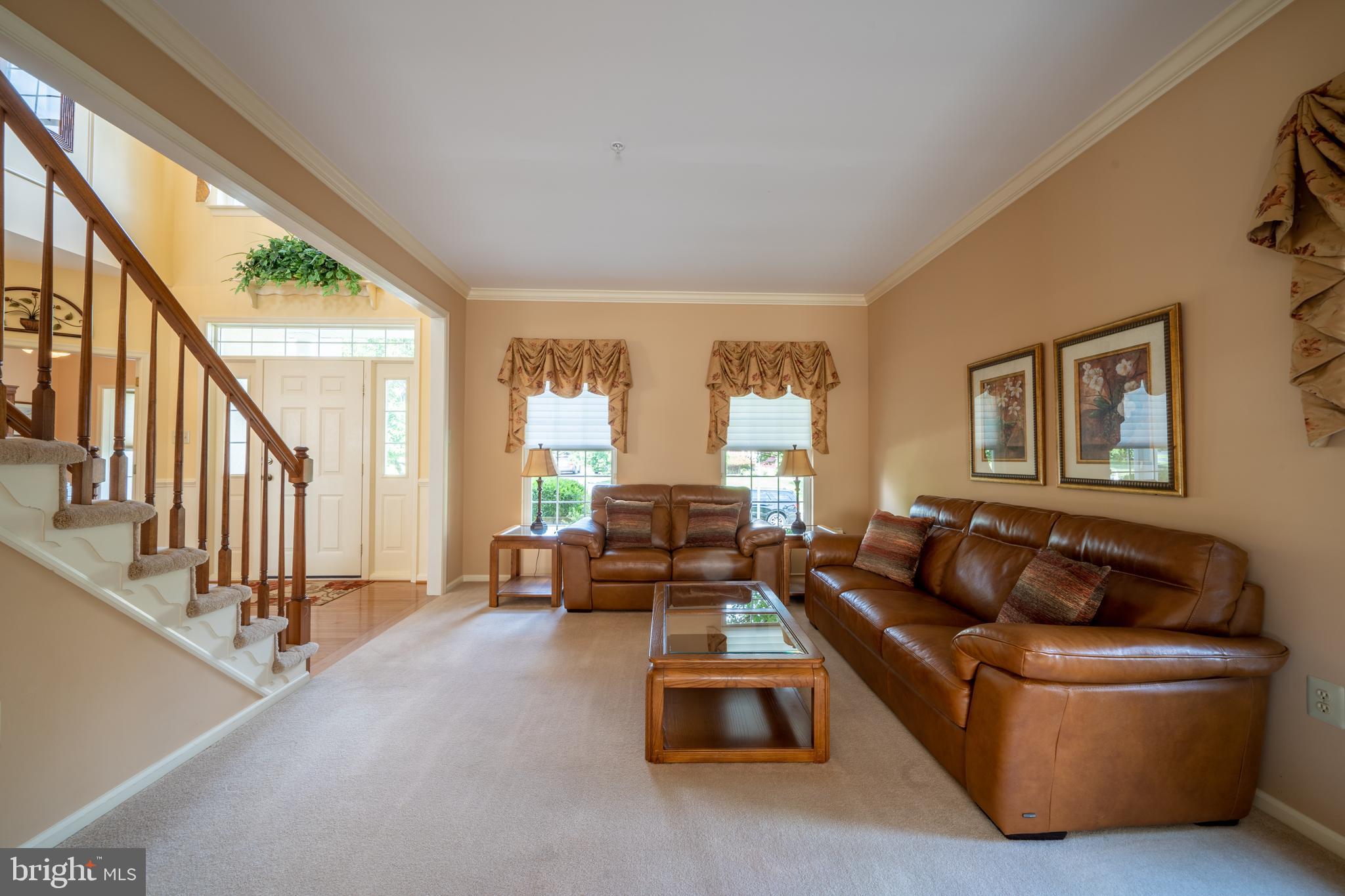 122 Statesman Road Chalfont, PA 18914 - Photo 17 of 54 Living/Sitting Room