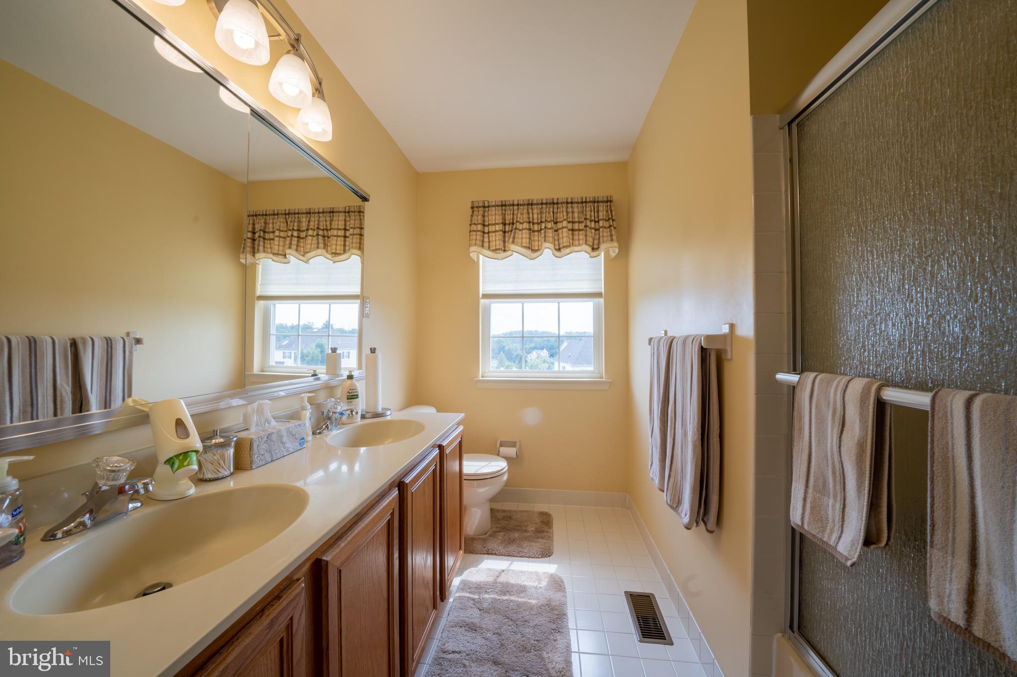 122 Statesman Road Chalfont, PA 18914 - Photo 35 of 54 Upstairs Full Bath