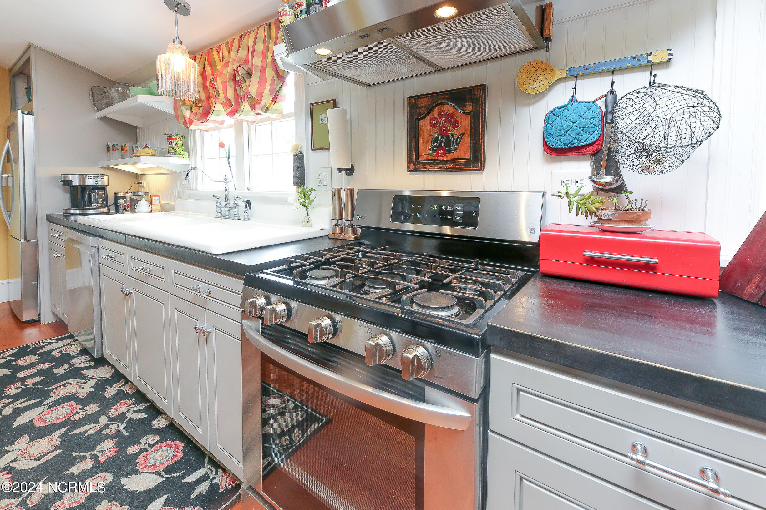 398 New Hope Road Hertford, NC 27944 - Photo 9 of 72 Fabulous Kitchen!