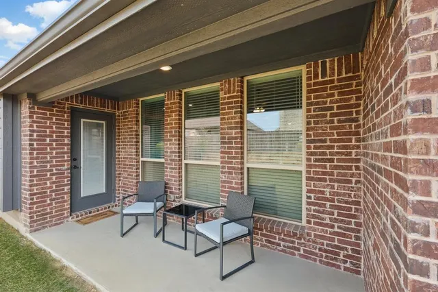 $425,000 | 1115 Wyndbrook Drive, Justin, TX 76247