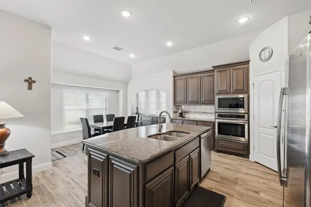 $425,000 | 1115 Wyndbrook Drive, Justin, TX 76247