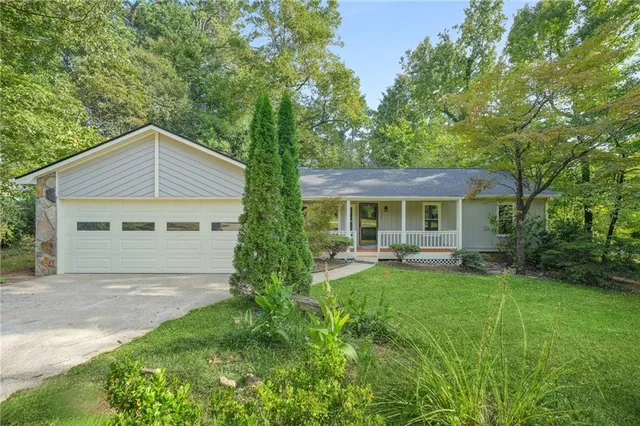 $292,650 | 5226 Cumberland Way Southwest, Stone Mountain, GA 30087