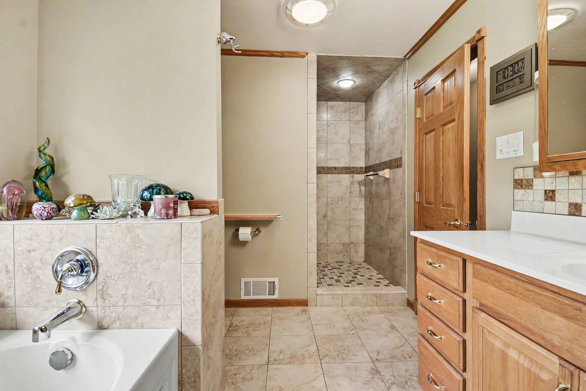 2861 Midland Road Saginaw, MI 48603 - Photo 14 of 30