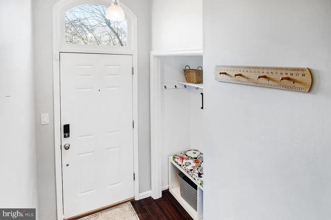 10864 Caraway Circle Manassas, VA 20109 - Photo 2 of 16