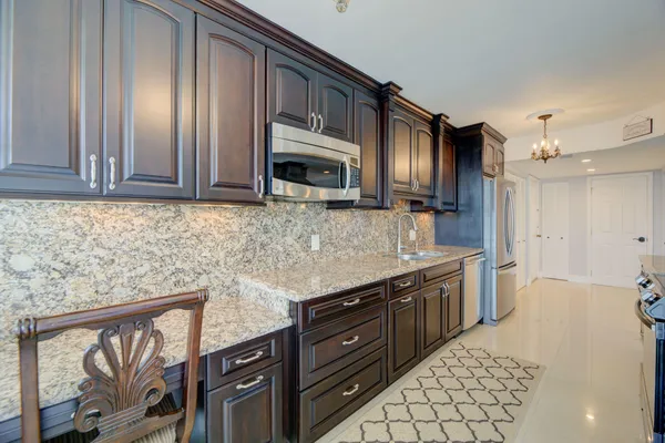 $6,300 | 1390 South Ocean Boulevard, Unit 11D, Pompano Beach, FL 33062
