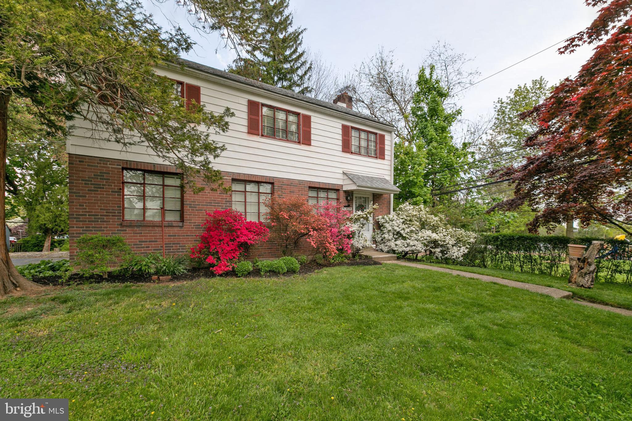 Welcome to 409 Bell Ave!