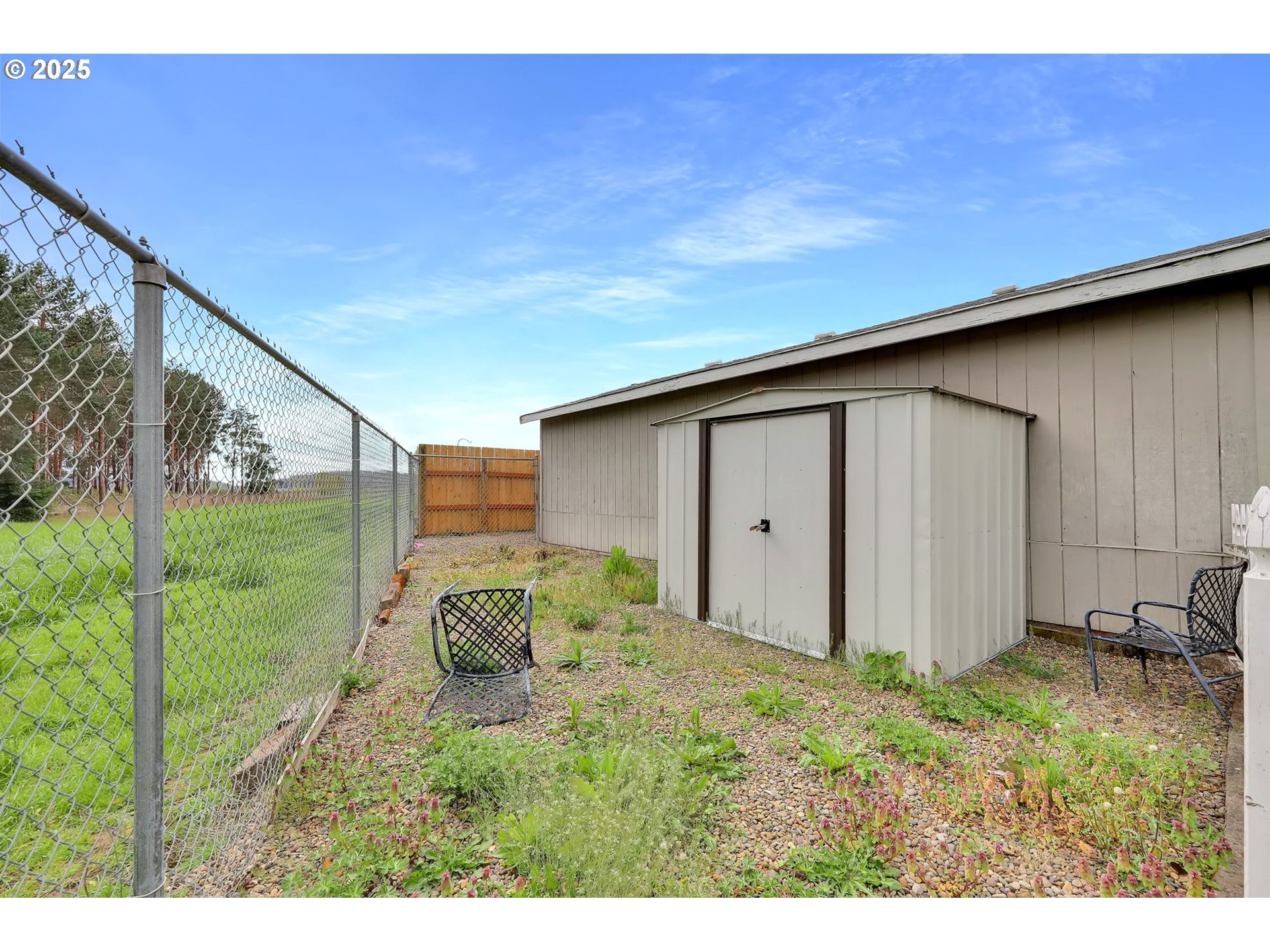 4990 Morely Loop Eugene, OR 97402 - Photo 36 of 36 Dog Run
