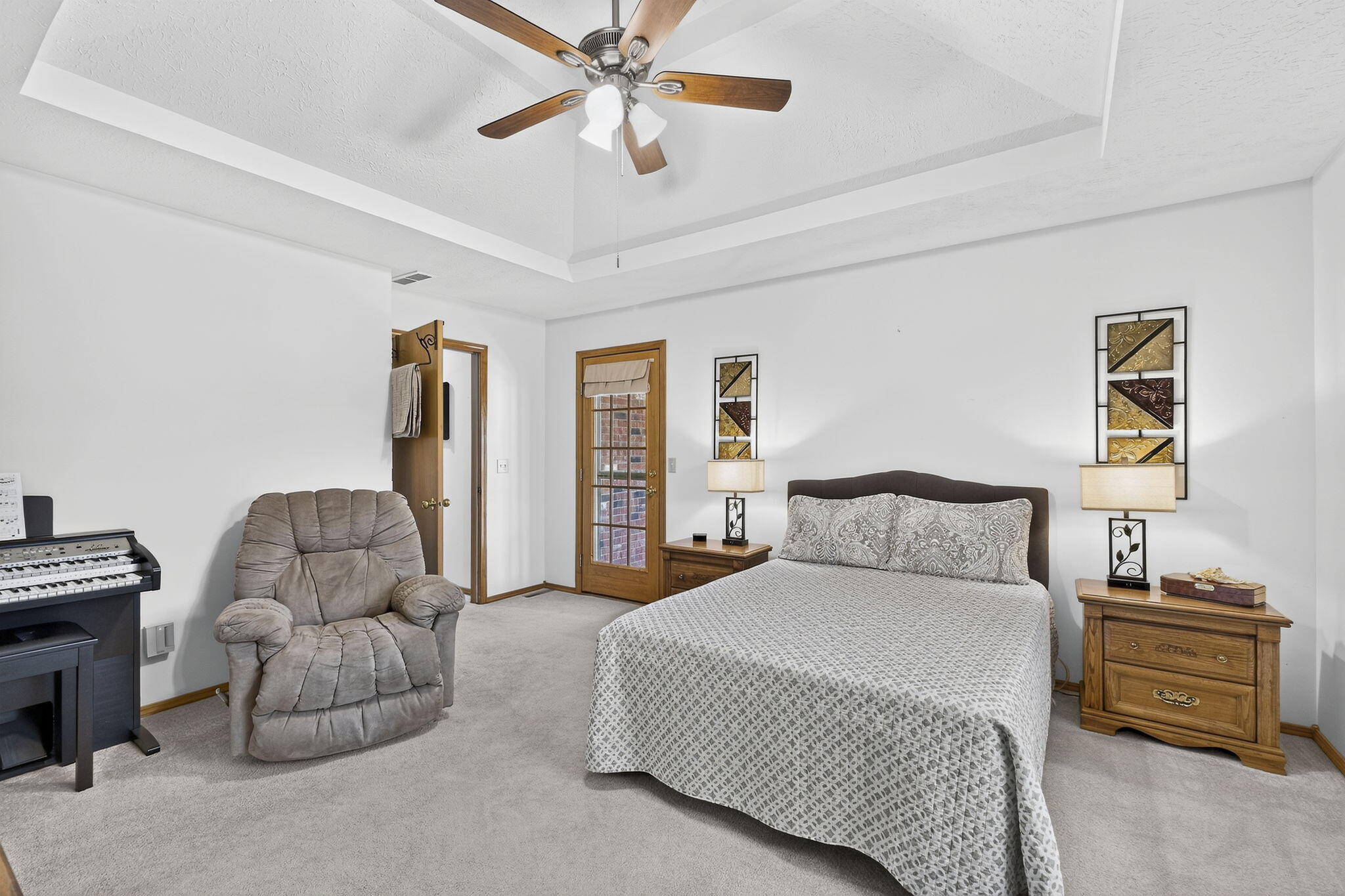 1934 East Ridgewood Drive Springfield, MO 65804 - Photo 13 of 26 15-web-or-mls-20260825-20260825-DSC03213