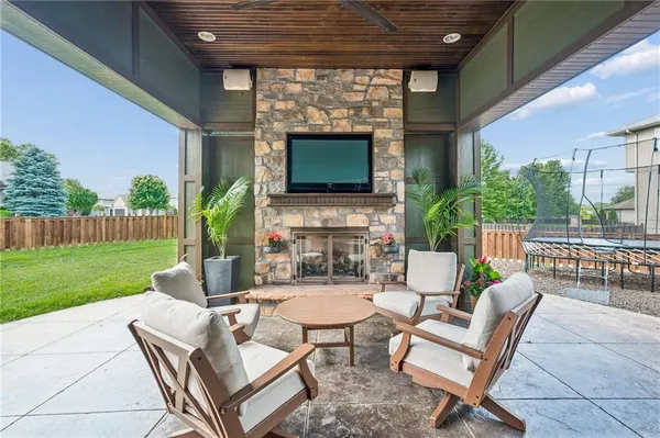 $750,000 | 2437 Northeast Angel Fish Circle, Lee's Summit, MO 64086