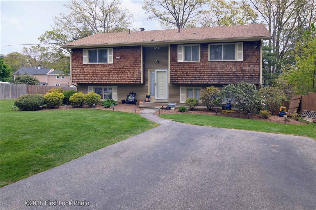 44 Bagley Road Warwick, RI 02888 - Photo 2 of 30