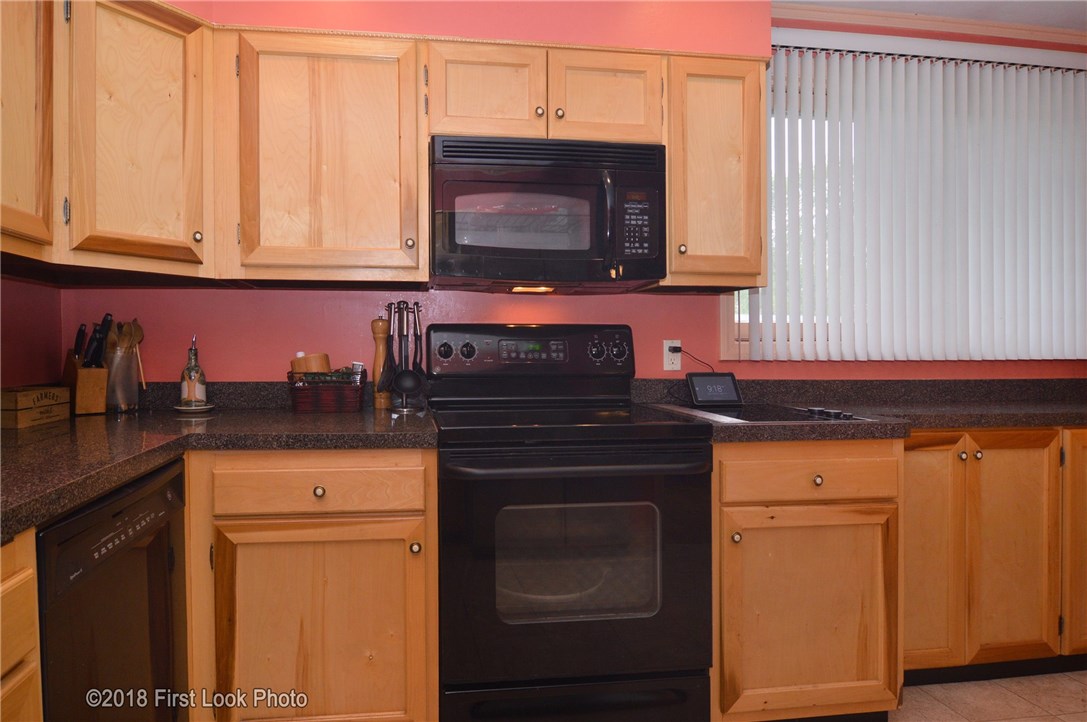 44 Bagley Road Warwick, RI 02888 - Photo 6 of 30