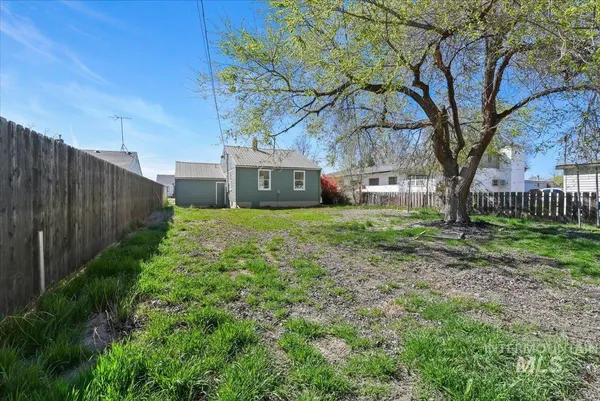 $309,900 | 107 East Montana Avenue, Homedale, ID 83628
