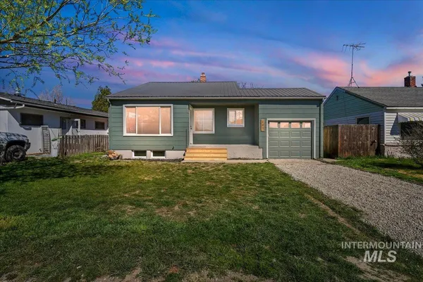 $309,900 | 107 East Montana Avenue, Homedale, ID 83628