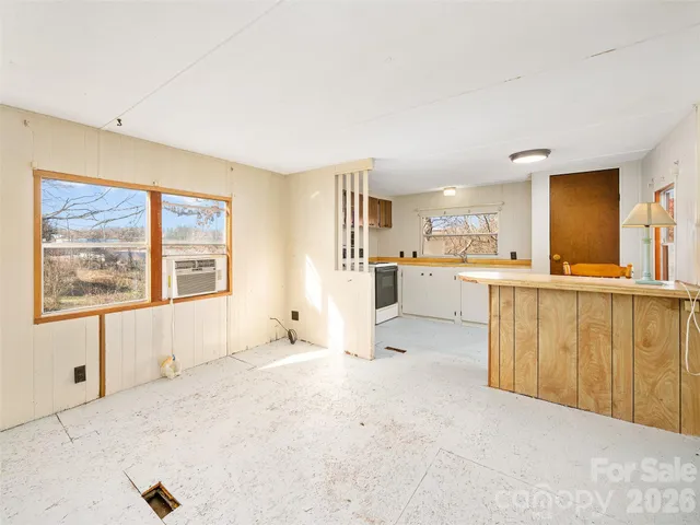 $85,000 | 1905 Old Spartanburg Road, Hendersonville, NC 28792