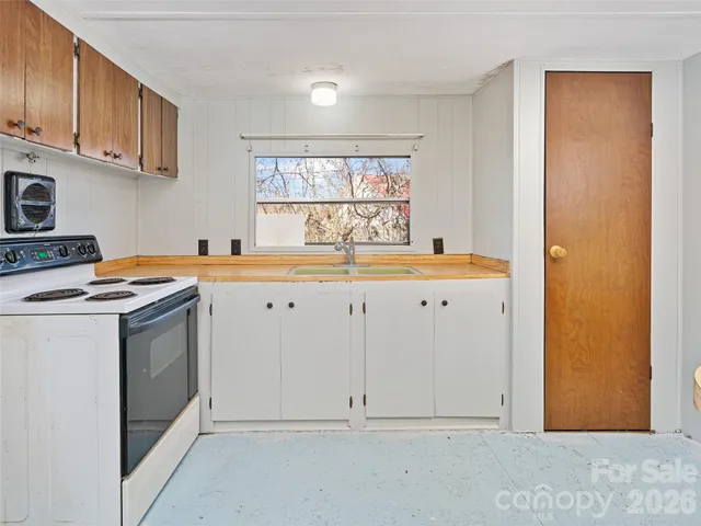 $85,000 | 1905 Old Spartanburg Road, Hendersonville, NC 28792