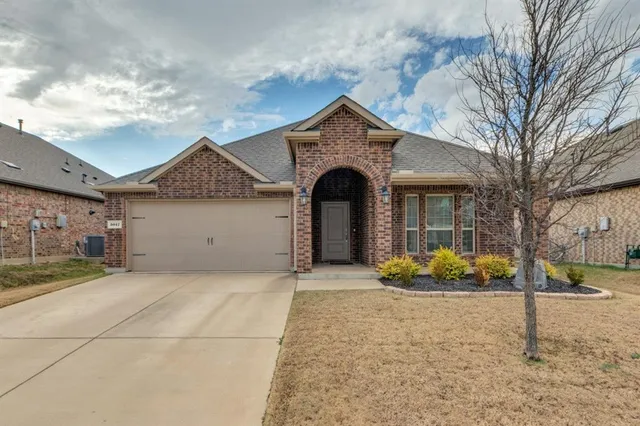 $2,200 | 3017 Cobalt Drive, Aubrey, TX 76227