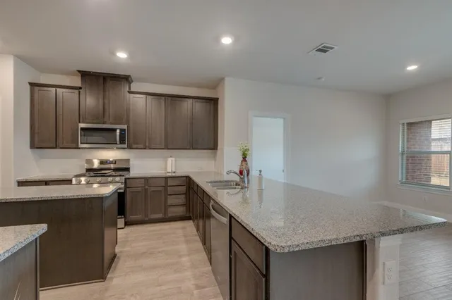 $2,200 | 3017 Cobalt Drive, Aubrey, TX 76227