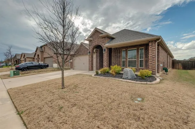 $2,200 | 3017 Cobalt Drive, Aubrey, TX 76227