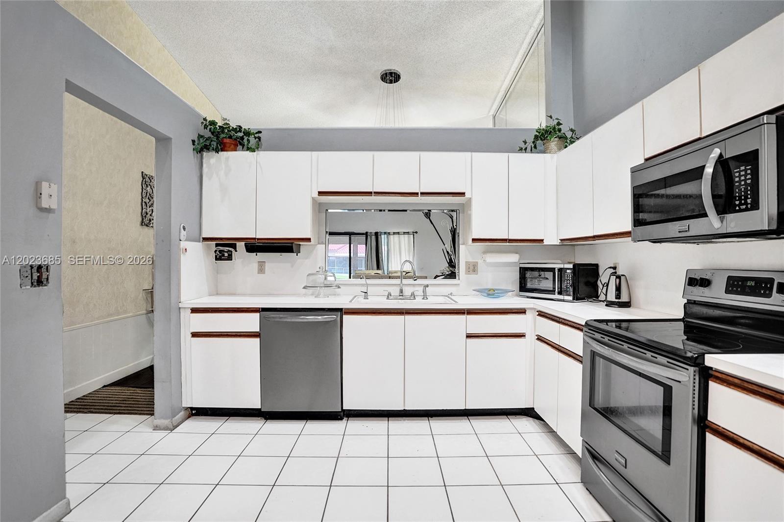 3273 Inverrary Boulevard West Lauderhill, FL 33319 - Photo 20 of 29