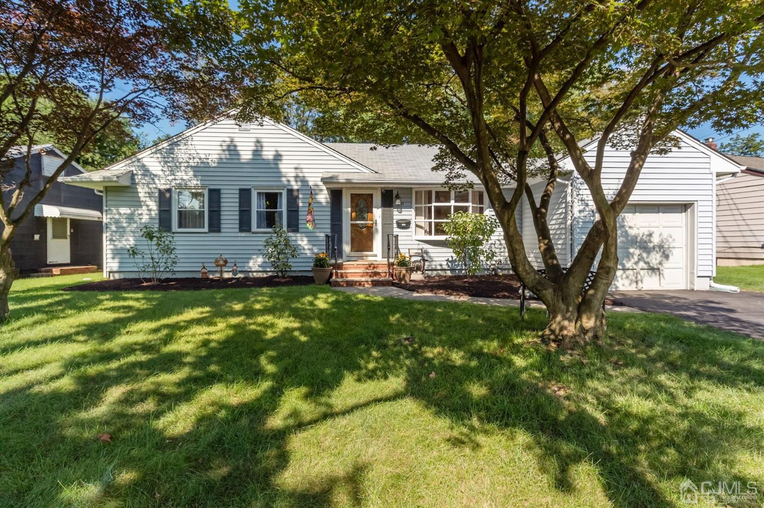 195 Valley View Road Hillside, NJ 07205 - Photo 2 of 29 Gallery Image 2