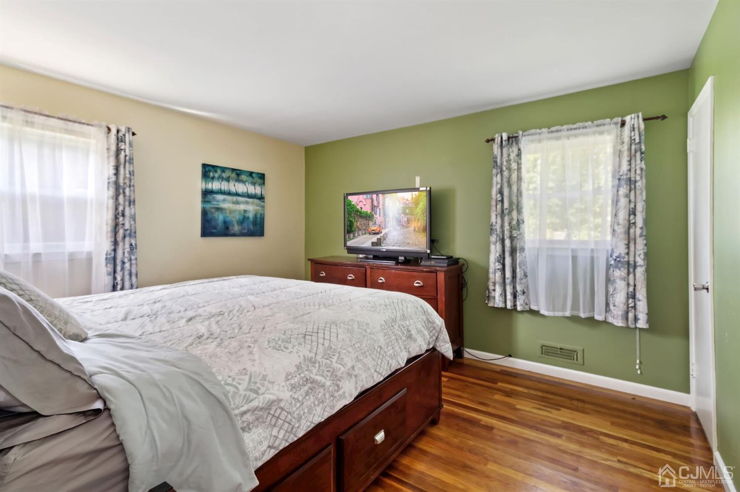 195 Valley View Road Hillside, NJ 07205 - Photo 14 of 29 Gallery Image 14