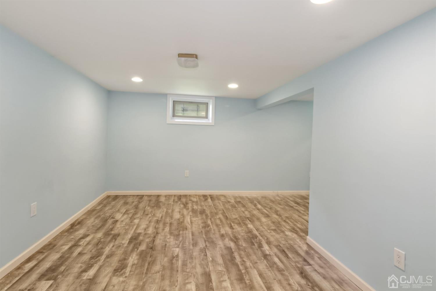 195 Valley View Road Hillside, NJ 07205 - Photo 24 of 29 Gallery Image 24