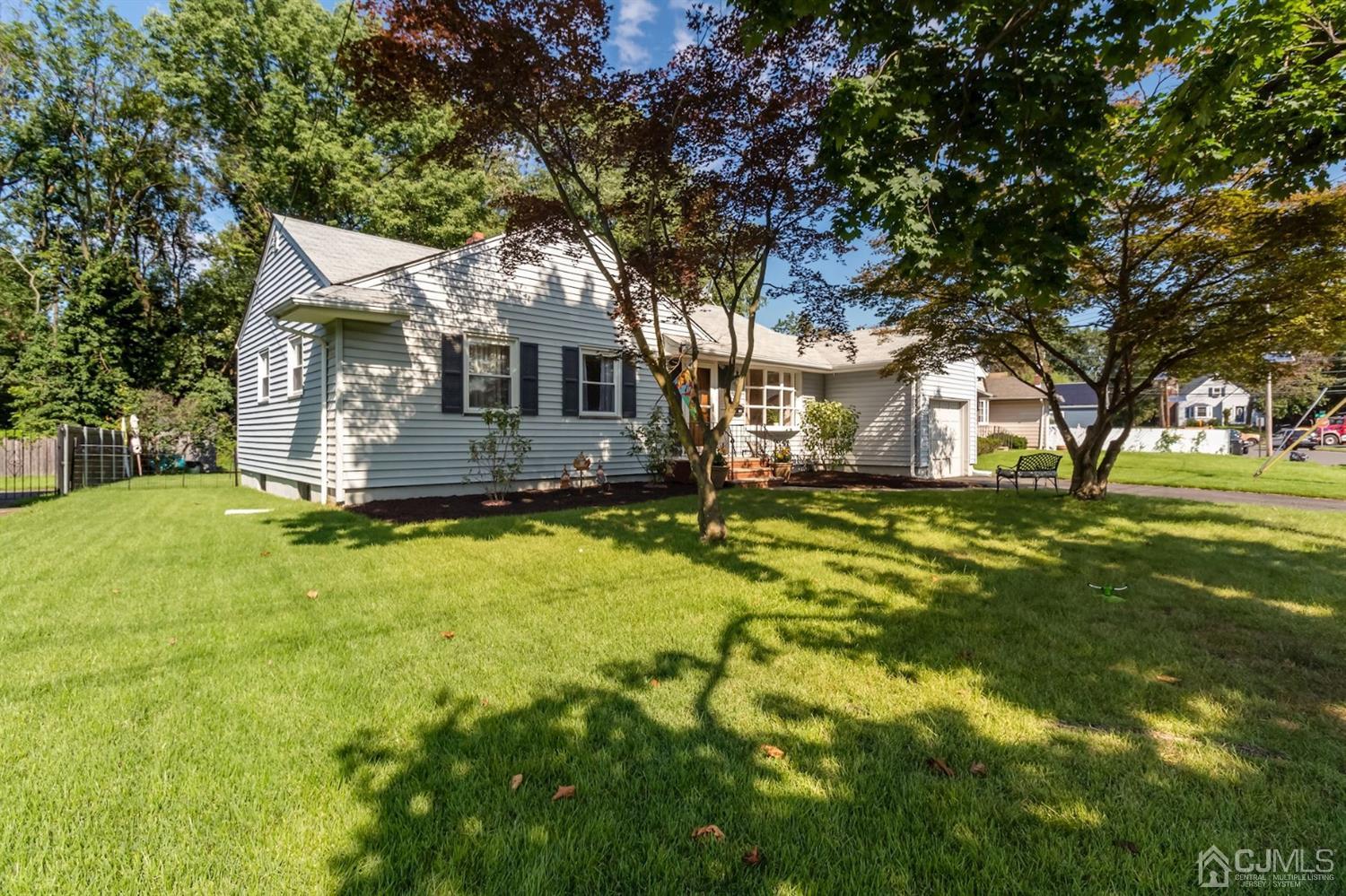 195 Valley View Road Hillside, NJ 07205 - Photo 4 of 29 Gallery Image 4