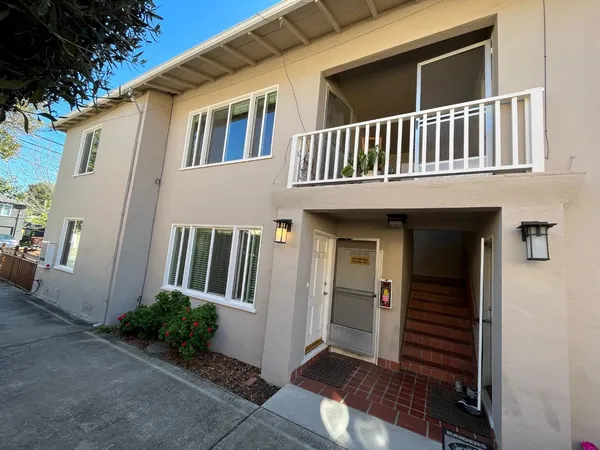 $3,600 | 860 Live Oak Avenue, Unit 3, Menlo Park, CA 94025