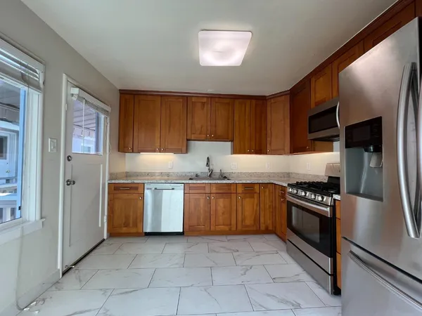 $3,600 | 860 Live Oak Avenue, Unit 3, Menlo Park, CA 94025