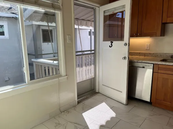 $3,600 | 860 Live Oak Avenue, Unit 3, Menlo Park, CA 94025