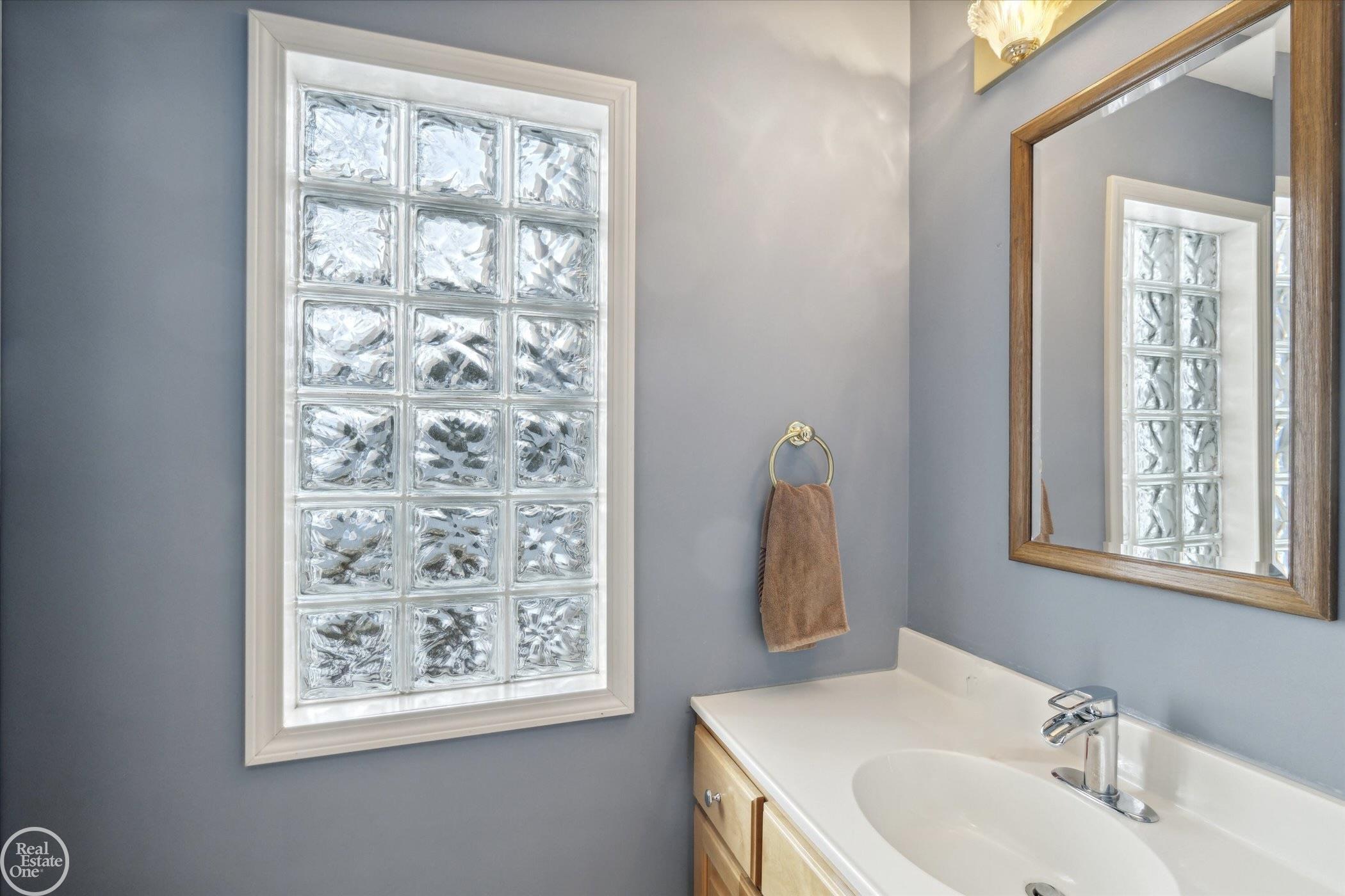 3017 Lansdowne Road Waterford, MI 48329 - Photo 45 of 68 50135496-4E06F059-02EA-4627-907C-36A48079D43F.JPG